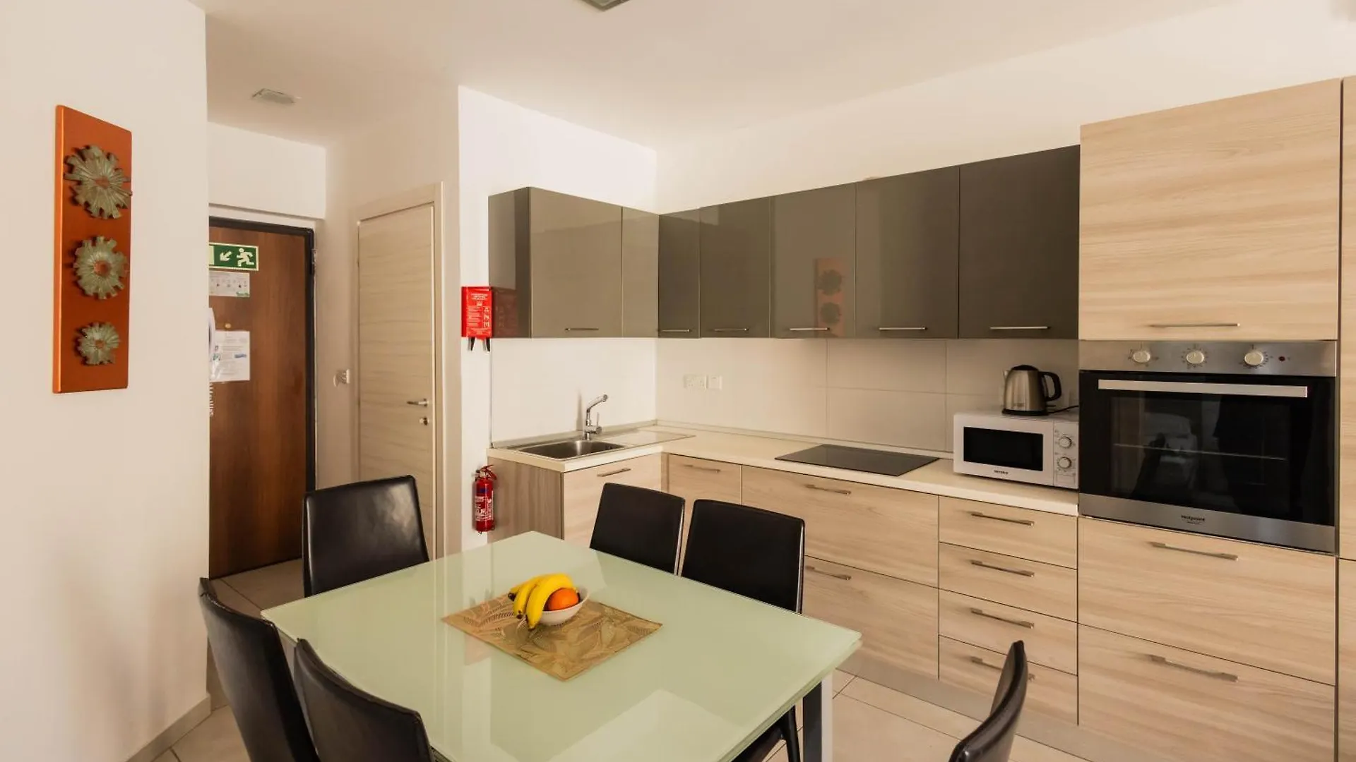 Sliema Seaview Modern Apartment 0*,  몰타